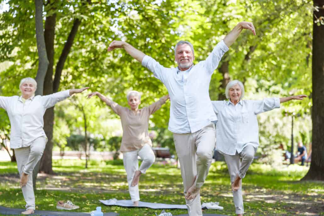 Sturzprävention durch Bewegungstraining für ältere Menschen