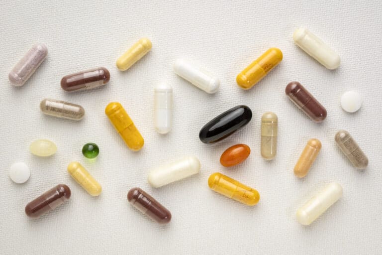 Vitamine und Nahrungsergänzungsmittel in Pillenform